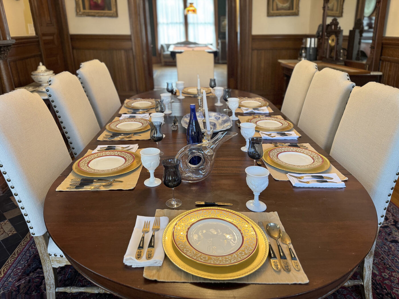 Breakfast service at the Union Avenue Thoroughbred Club