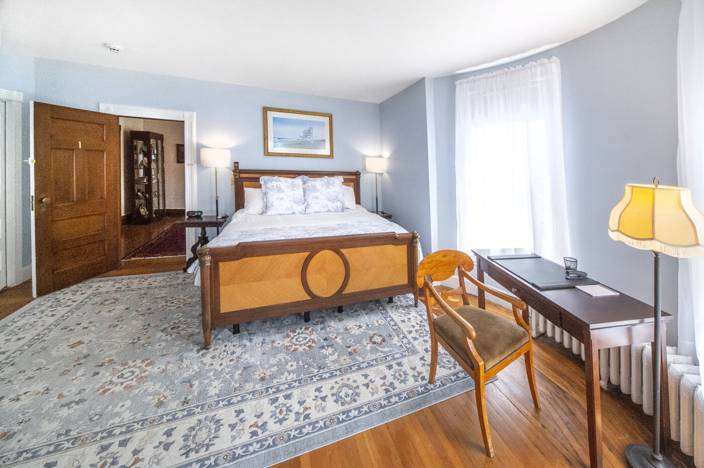 Deluxe King Suite One at the Union Avenue Thoroughbred Club