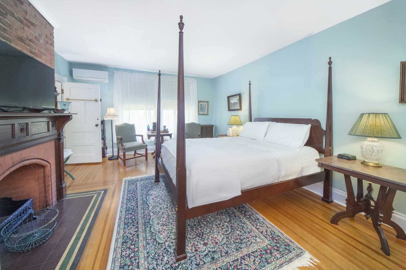 Suite Three, second angle at the Union Avenue Thoroughbred Club
