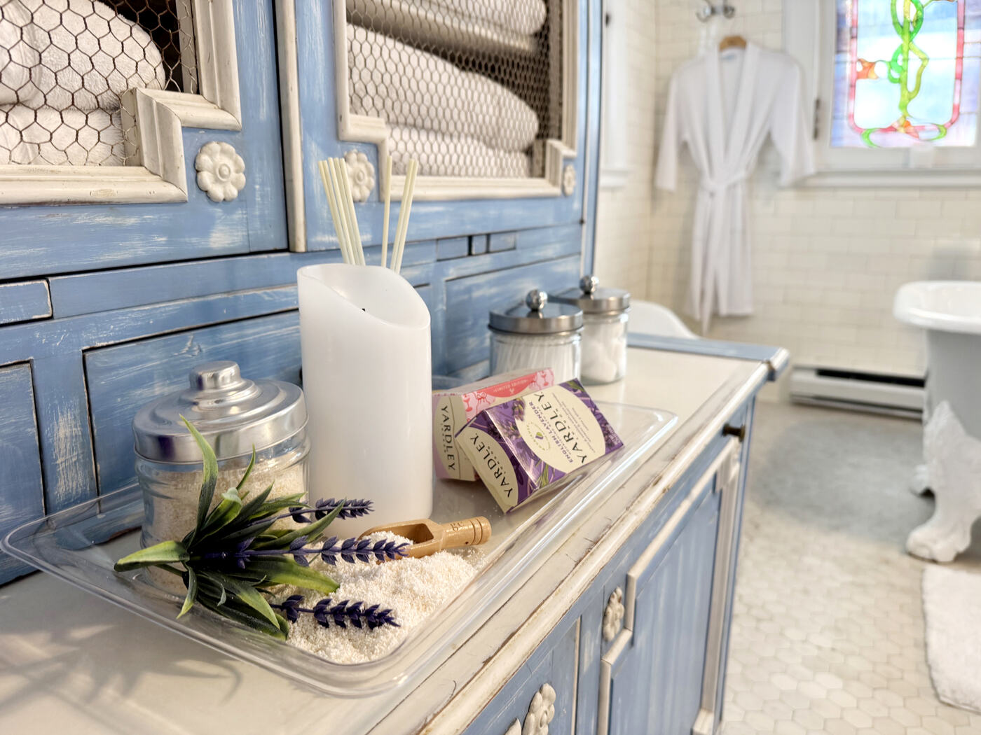The blue vanity at the Union Avenue Thoroughbred Club
